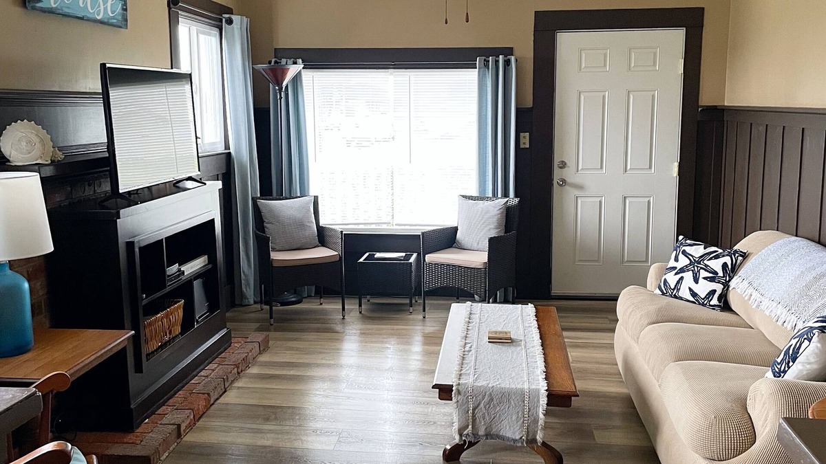 Crescent City Cottage | Cozy home to relax in after a fun day enjoying the area's many attractions