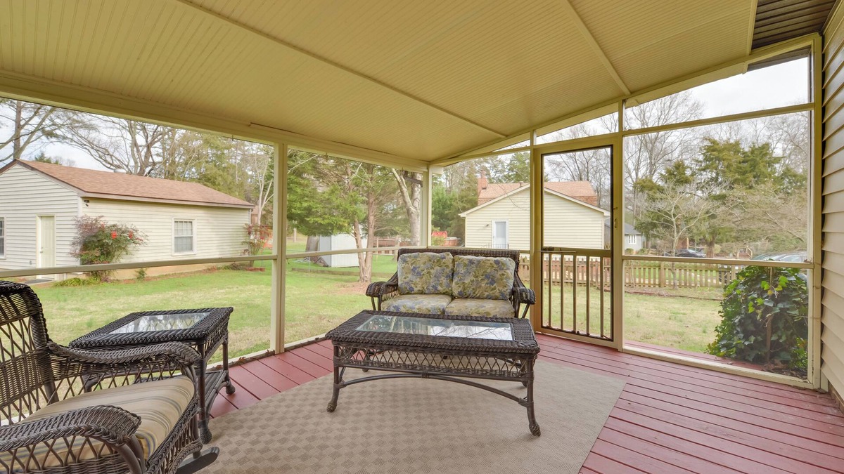 Matthews House | Cozy Home w/Fenced Yard < 1 Mi Downtown Matthews!