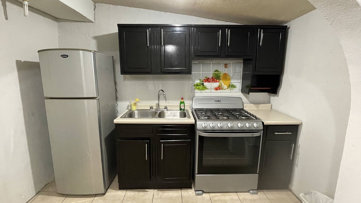 Piedras Negras House | Cozy Home w/Fireplace