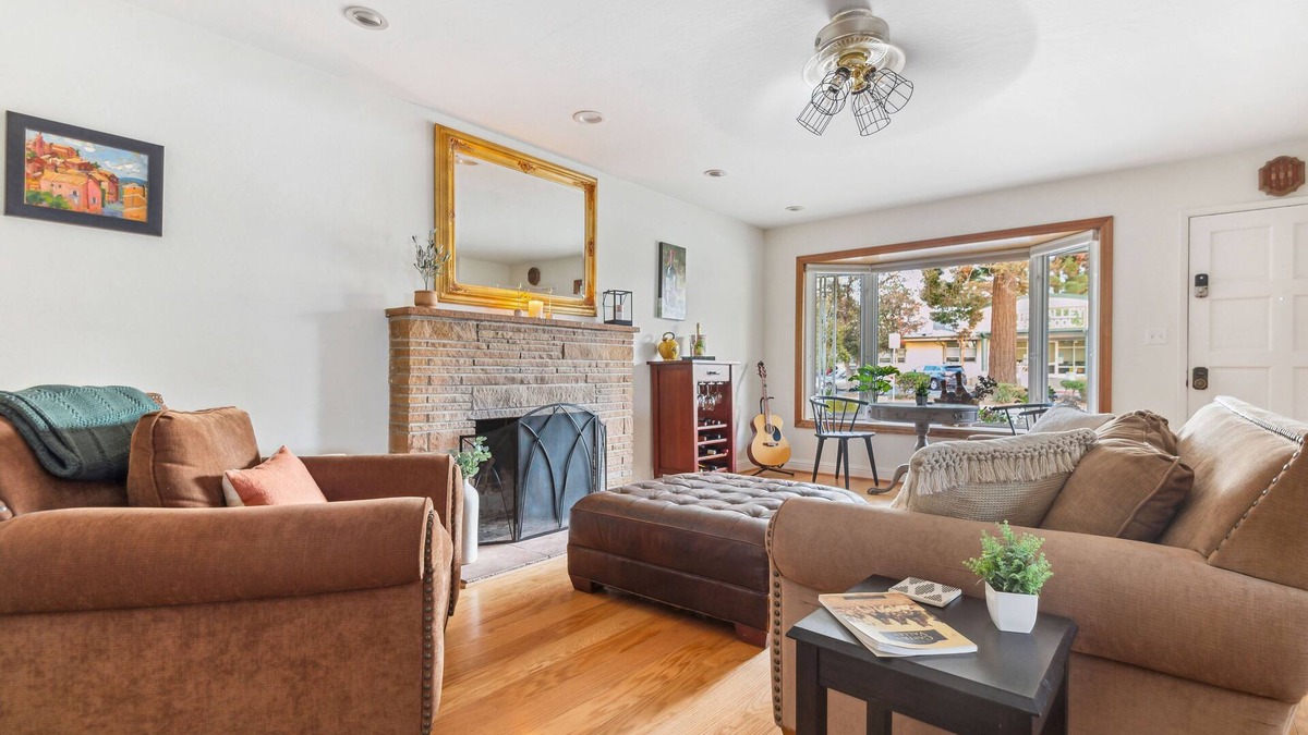 Castro Valley House | Cozy home w/firepit, close to great hiking trails, wineries + San Francisco Bay