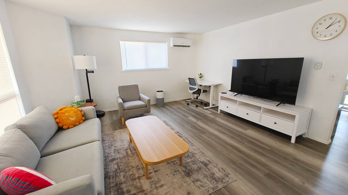 Lake Stevens House | Cozy home, Walk to Lake, Food & Shops, EV Charger