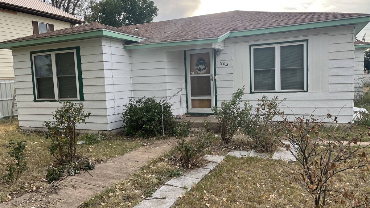 Laverne House | Cozy home with easy access to the main highway thru town, but in quiet area.