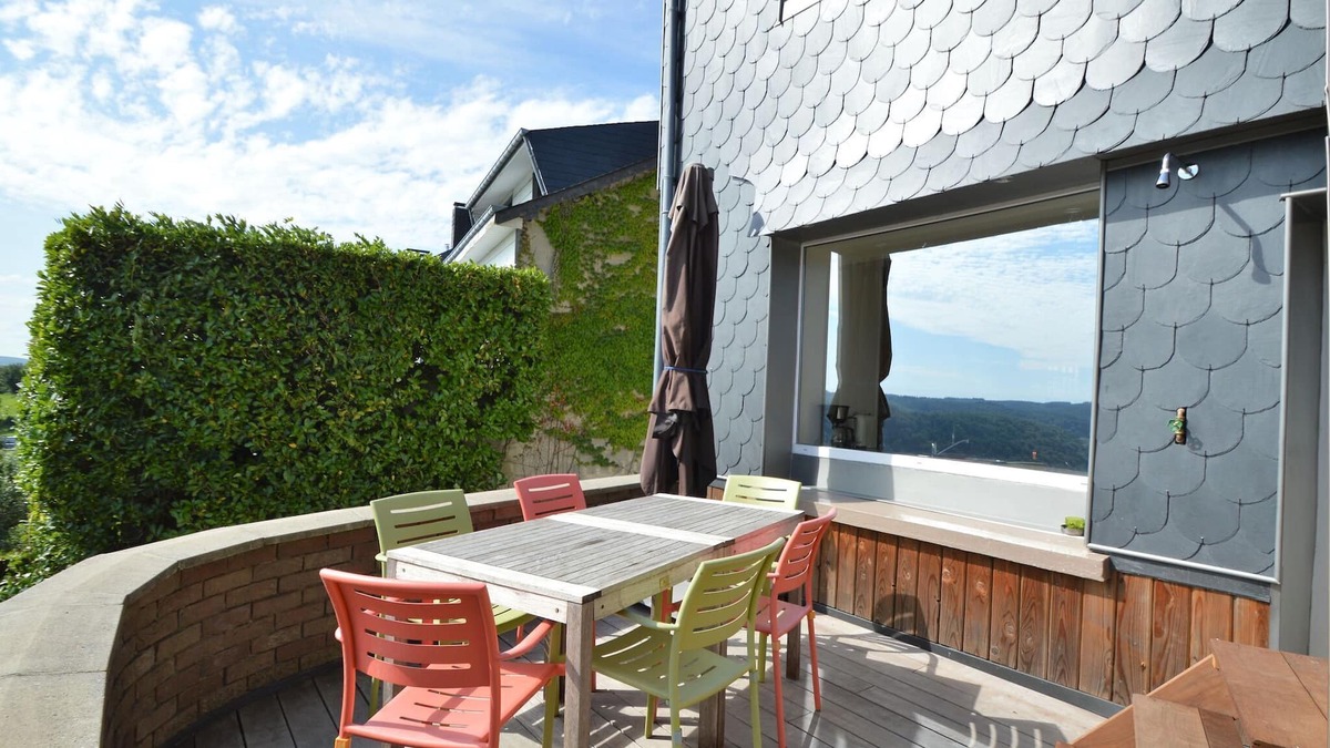 Rochehaut House | Cozy home with view and hottub