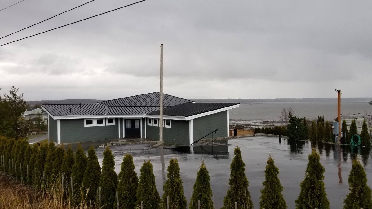 Ferndale House | Cozy Home with views of the San Juan's, Mt Baker, Salish Sea & Lummi Island