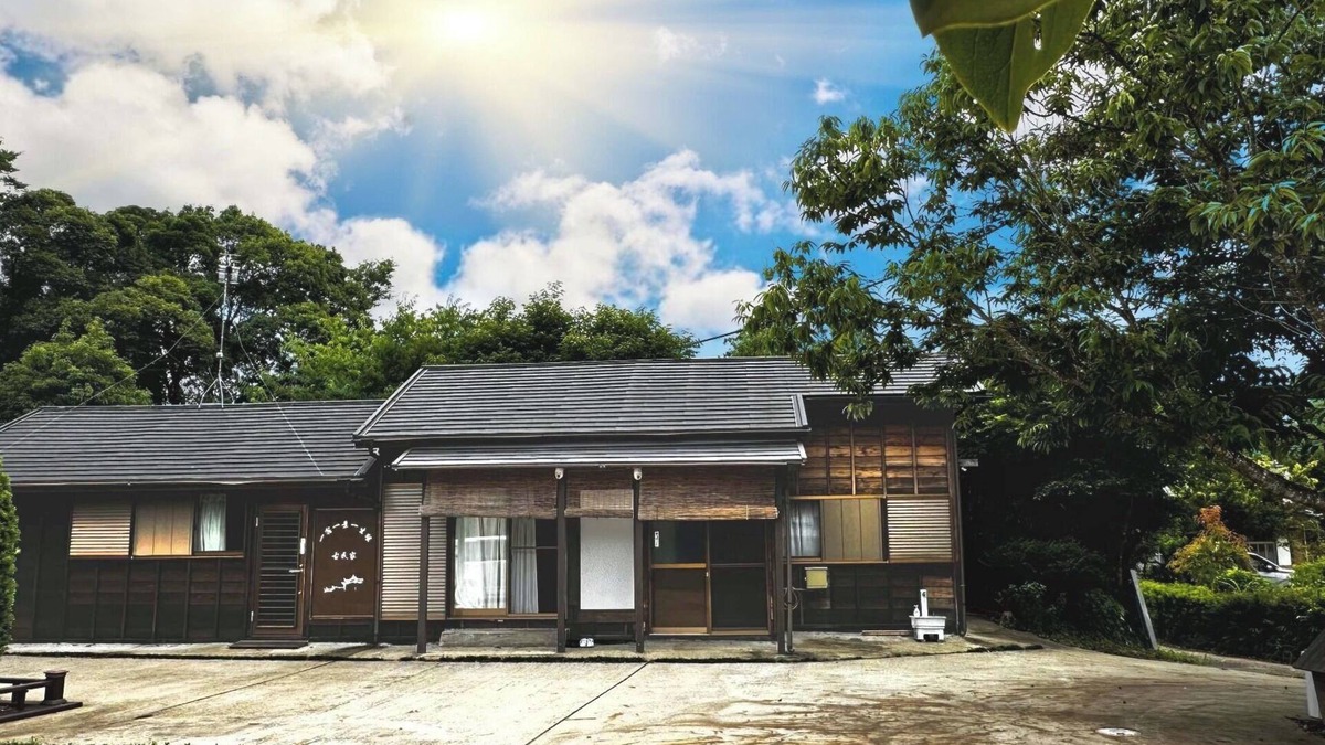Ichihara House | Cozy Home with Whiskey Decor Free WiFi Netflix/Ichihara City Chiba