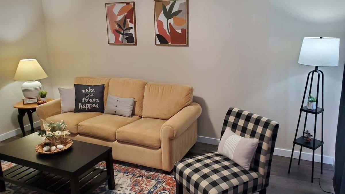 Thunder Bay House | Cozy Home with Whole main floor