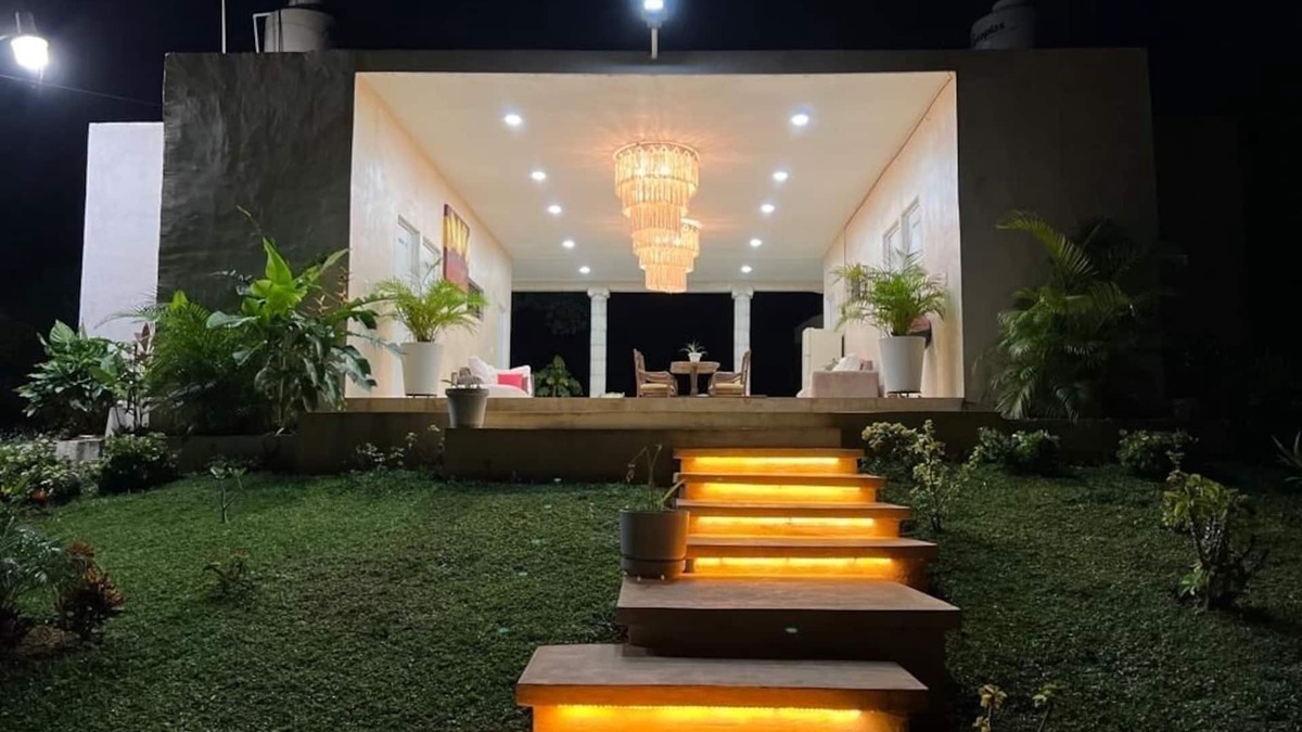 Homun Apartment | Cozy hotel suite in pleasant Homún with WiFi, AC