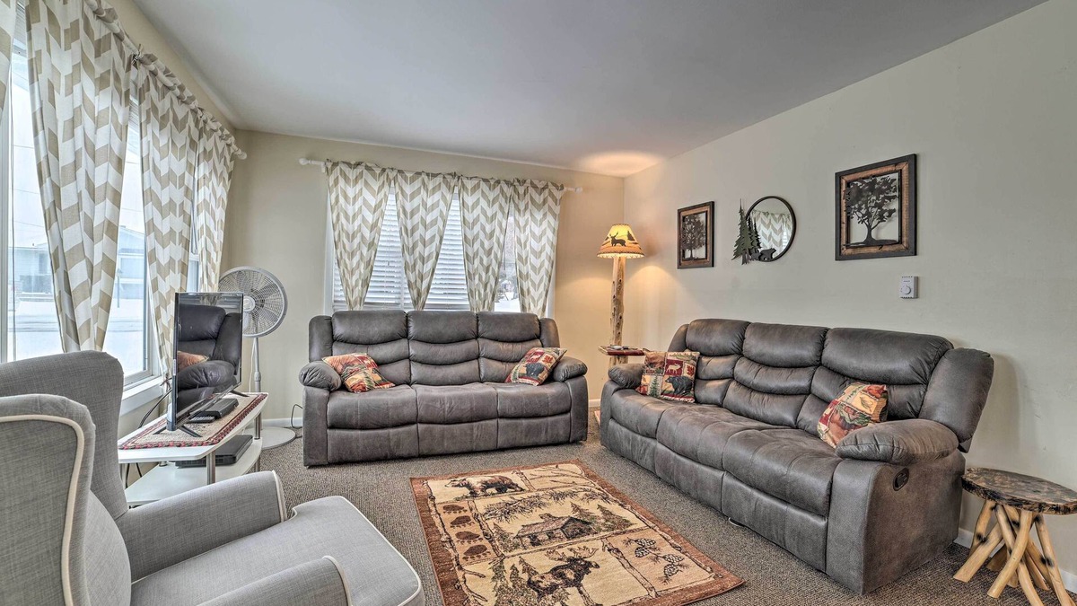 Houghton Lake Heights Cottage | Cozy Houghton Lake Heights Cottage w/Private Yard