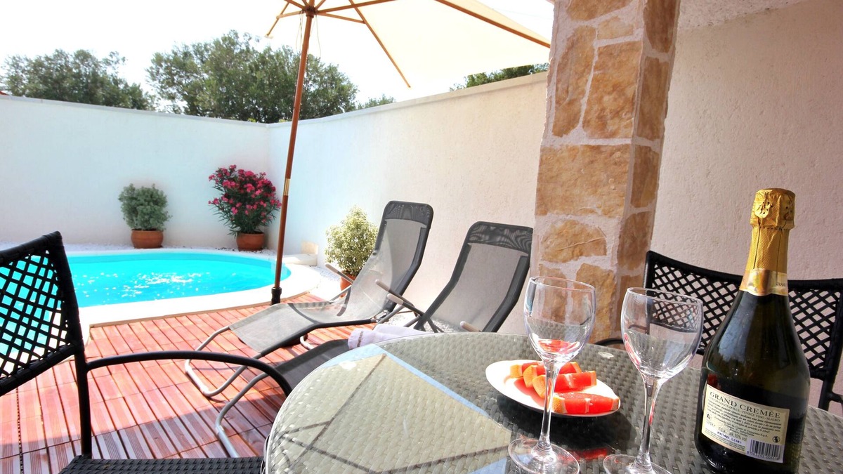 Rovinjsko Selo House | Cozy house for 2, private pool, Rovinj 5 mins, free wifi PC
