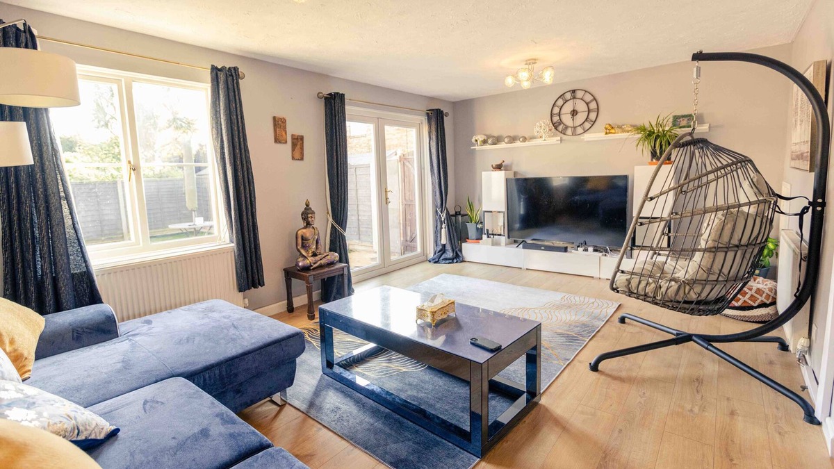 Andover House | Cozy House in Central Andover (Parking, 65” TV)