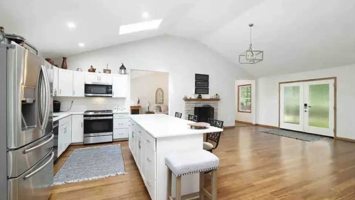 Medina House | Cozy house in Medina Close 71/77/271 close hinckley park and shopping.