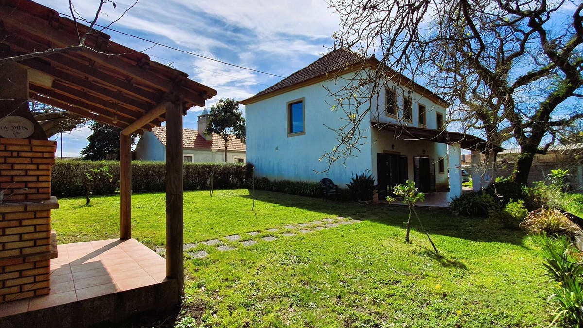Pombal House | Cozy house in quiet village with generous outdoor space near Pombal