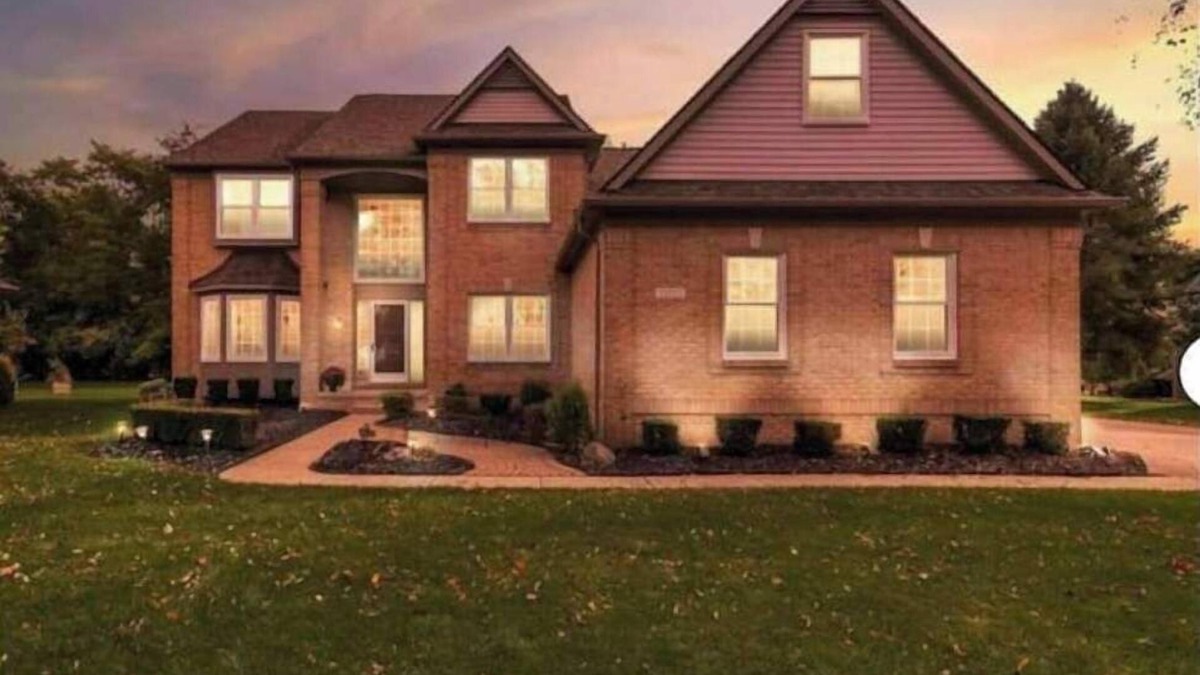 Farmington Hills House | Cozy House in Farmington Hills, MI
