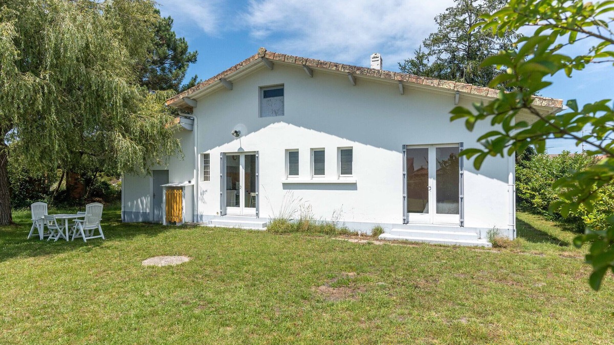 Aureilhan House | Cozy House Near Aureilhan Lake with Garden for 6, Close to Mimizan Beaches