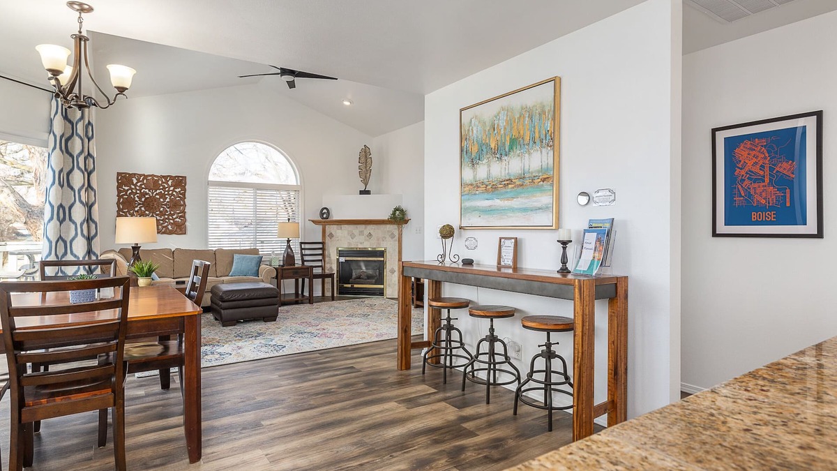Southeast Boise House | Cozy House Near Boise State University, Downtown and Boise River Greenbelt.