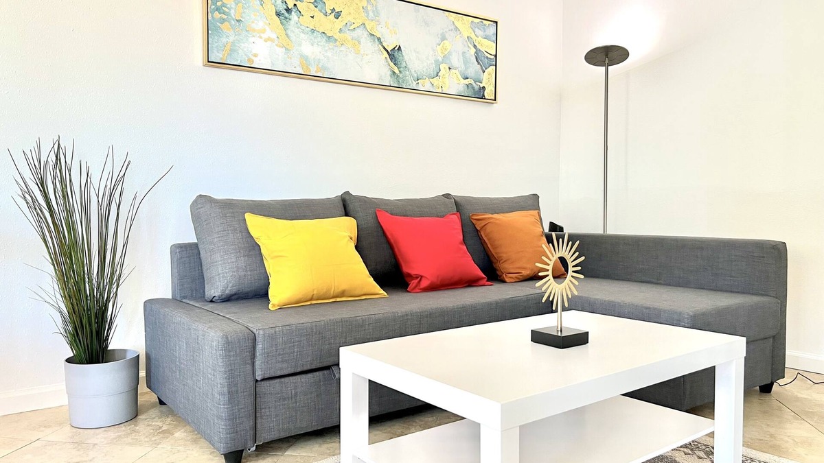 Fullerton House | Cozy house near Disney, Knott's and Beach!