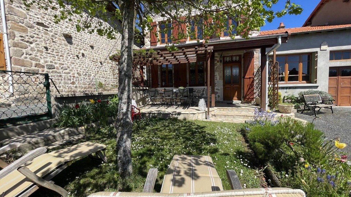 Laprugne Cottage | Cozy House with Garden, Near Hiking Trails and Ski Resort, Child-Friendly, Fully Equipped