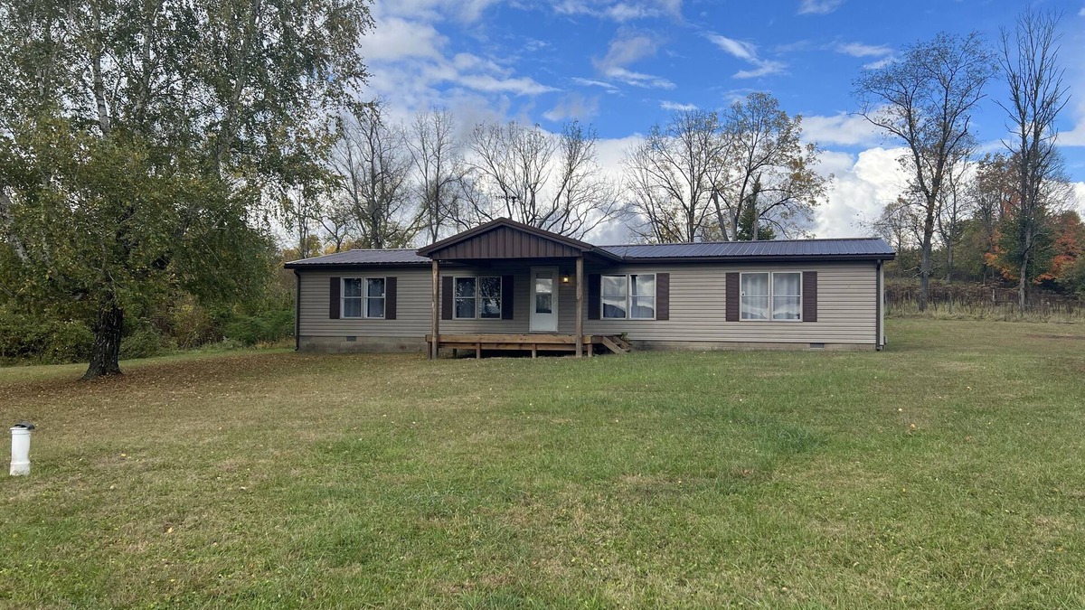 Sharpsburg House | Cozy hunting home located near acres of public hunting land.