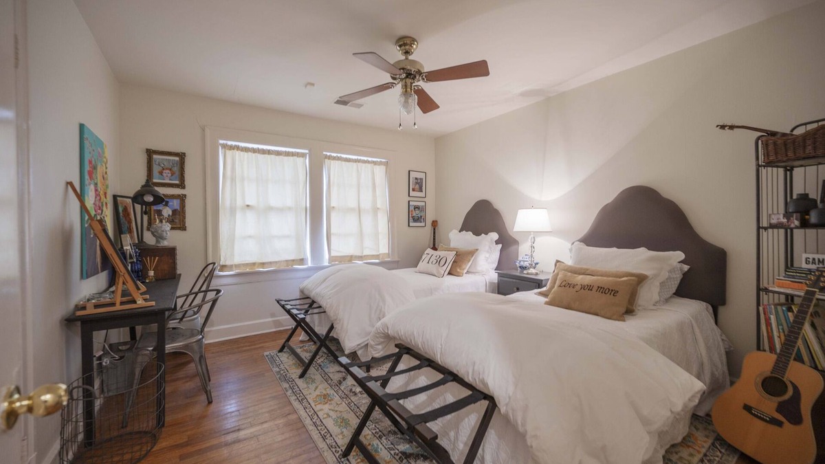 Murfreesboro House | Cozy in the city.blocks to MTSU & 1 mile stroll down Main to historic Square
