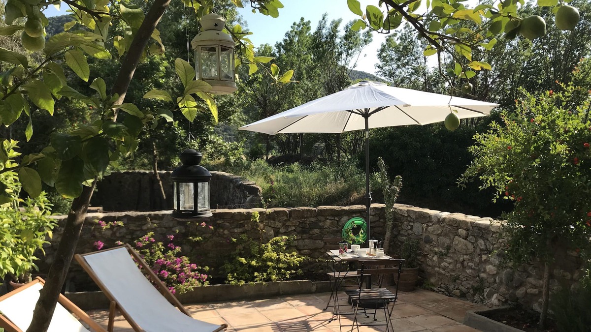 Argelaguer Apartment | cozy independent apartment in village house with private garden