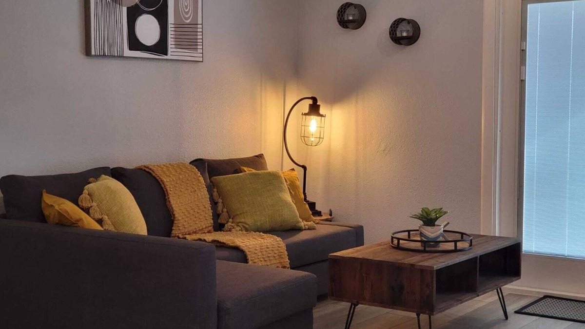 Riverview Apartment | Cozy Industrial Chic Apartment