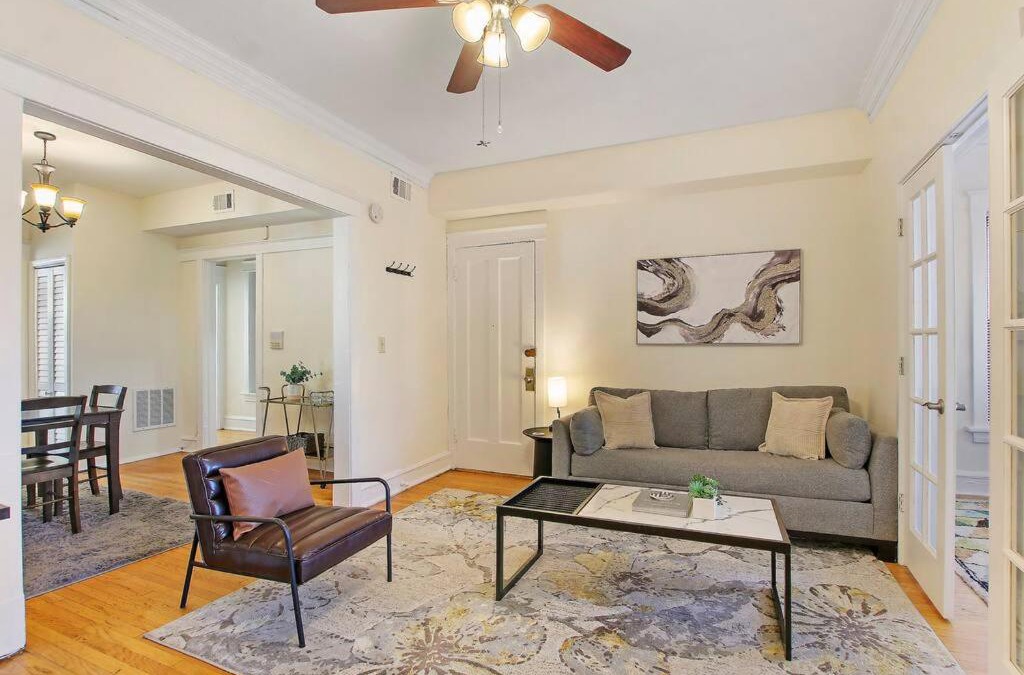 East Albany Park Apartment | Cozy & Inviting 2BR Apartment - Sunnyside 3F