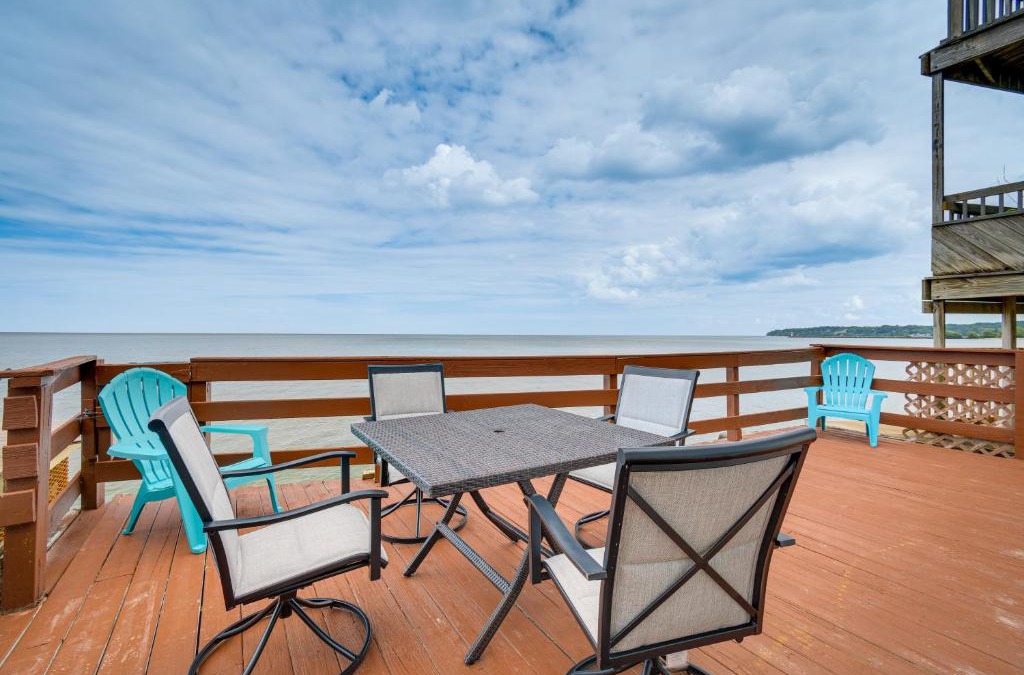 East Irondequoit House | Cozy Irondequoit Home on Lake Ontario!