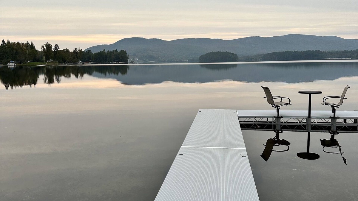 Brighton House | Cozy Island Pond Lodge with breathtaking views you don’t want to miss!