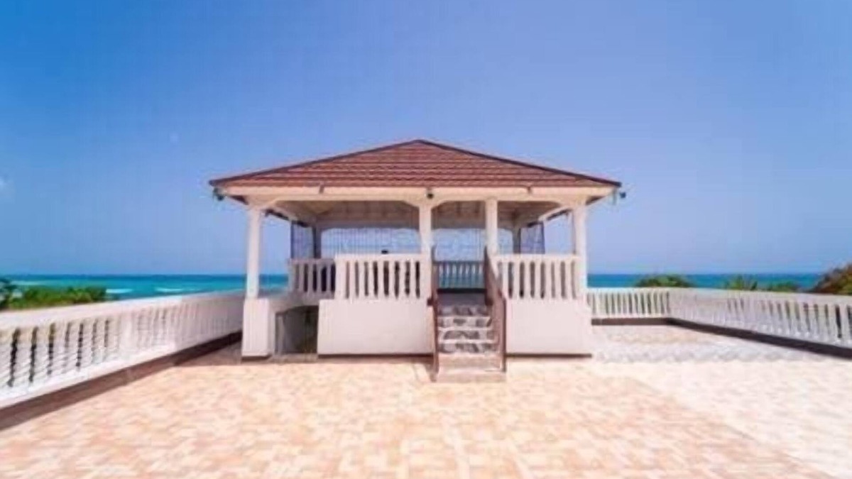 Bull Bay House | Cozy Jamaican Getaway Room