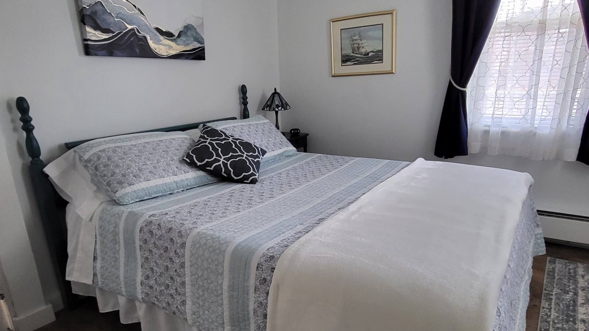 Highlands Cottage | Cozy Jersey Shore Cottage near Sandy Hook Beach - OPEN YEAR-ROUND