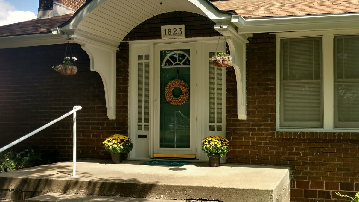 Joplin House | Cozy Joplin home, near medical school