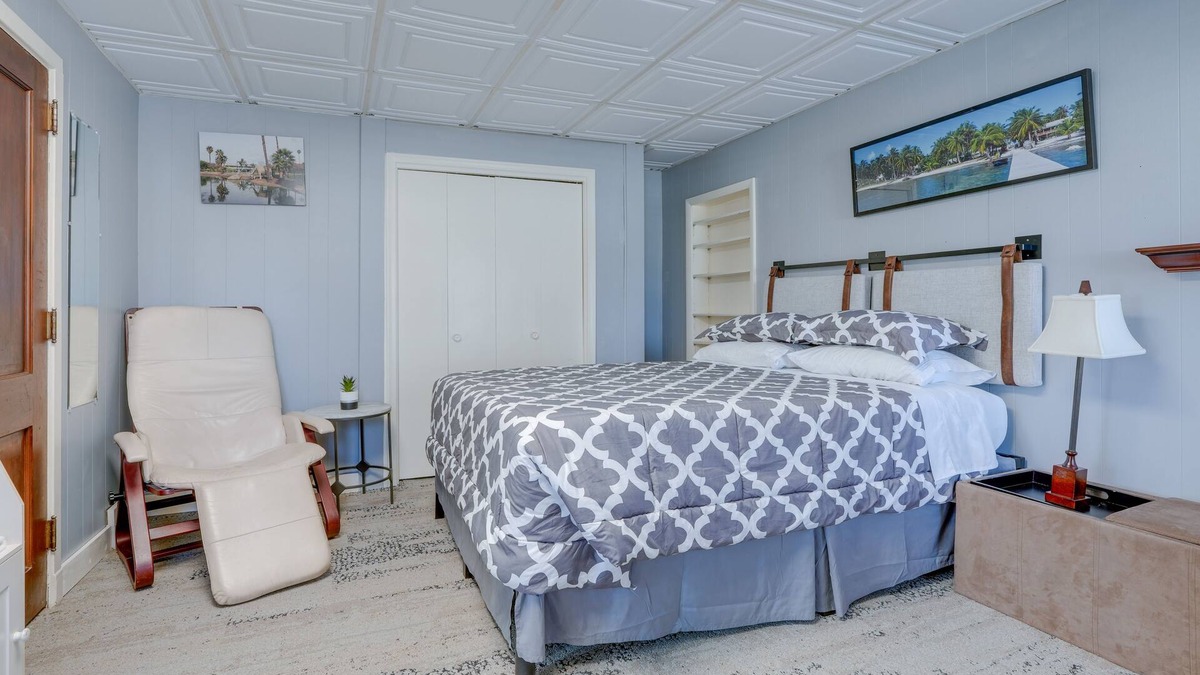 Kalamazoo Apartment | Cozy Kalamazoo Studio, 4 Mi to Downtown Area!