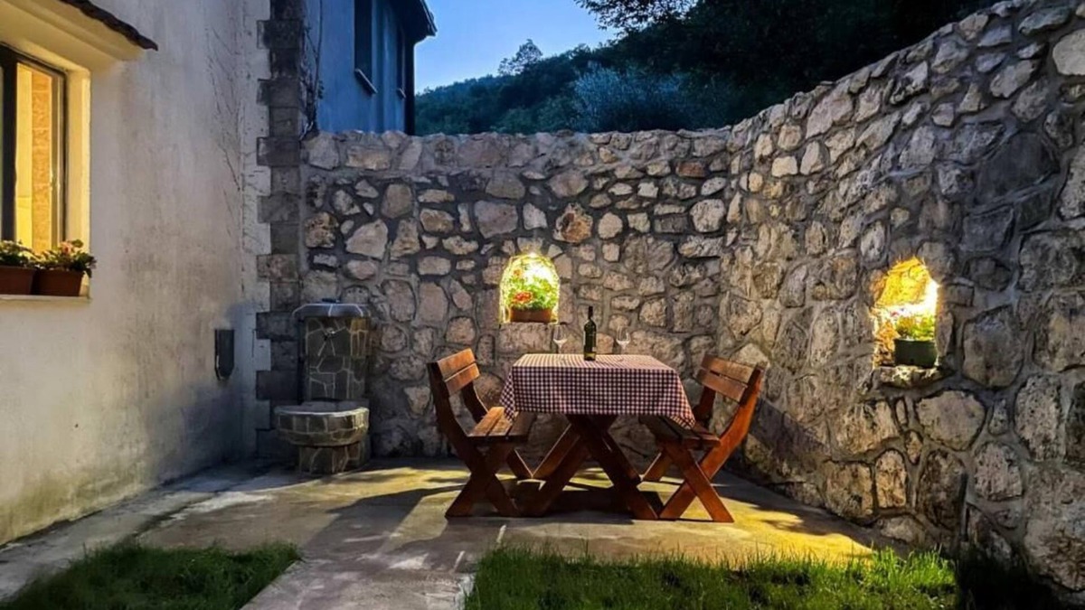 Karuc House | Cozy Karuc Home