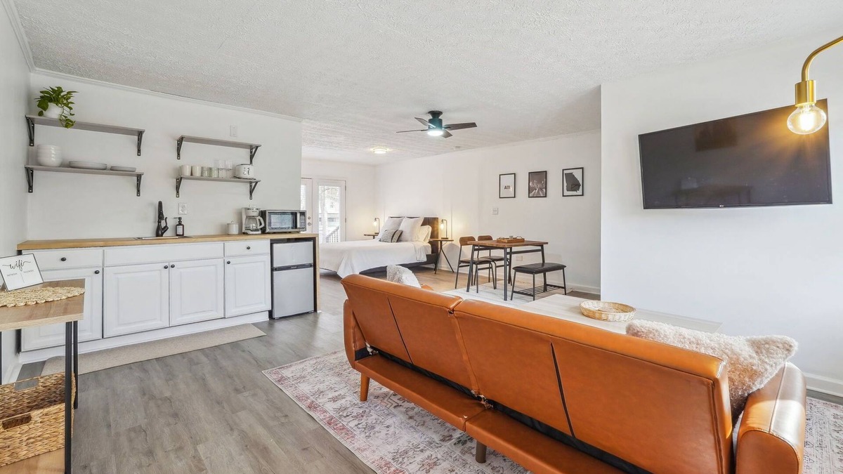 Kennesaw Apartment | Cozy Kennesaw Apartment Close to KSU w/EV Charger