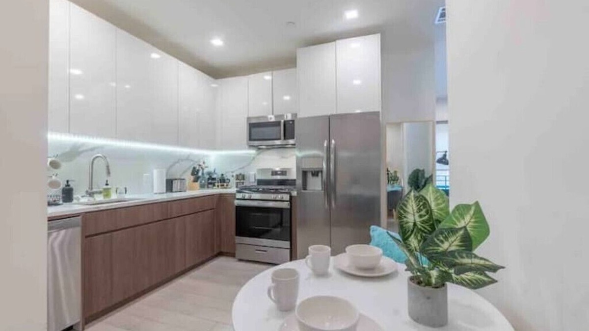Central Business District Apartment | Cozy King Bed Studio! Free Parking, Ame Dream Mall/EWR Airpt[Minutes to NYC]