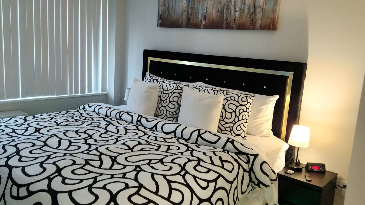 Towson Apartment | Cozy King suite at the Heart of Towson.