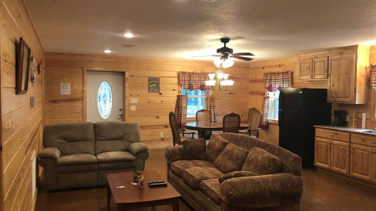 Zavalla Cabin | Cozy Lake Area Cabin! Sandy Beaches nearby and close to boat launch!