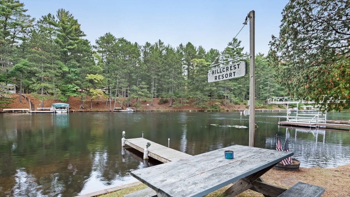 Manitowish Waters Cabin | Cozy lake cabin with access to lakefront pier & community firepit