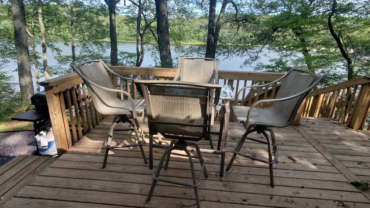 Delton Cabin | Cozy lake cabin in Delton Michigan, heat, air and wifi.