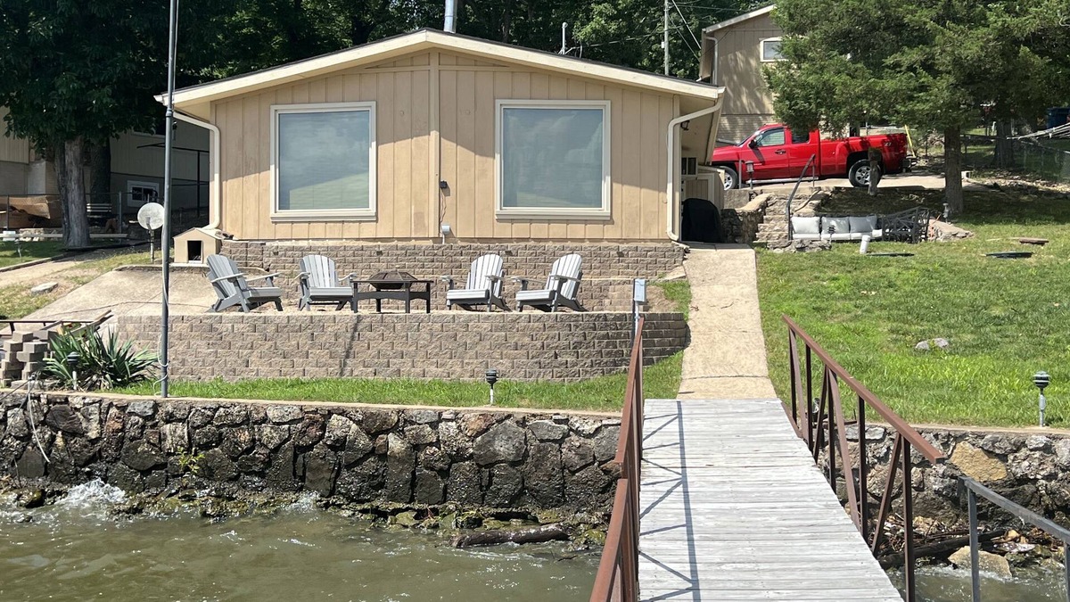 Gravois Mills House | Cozy Lake Cabin With Beautiful View!