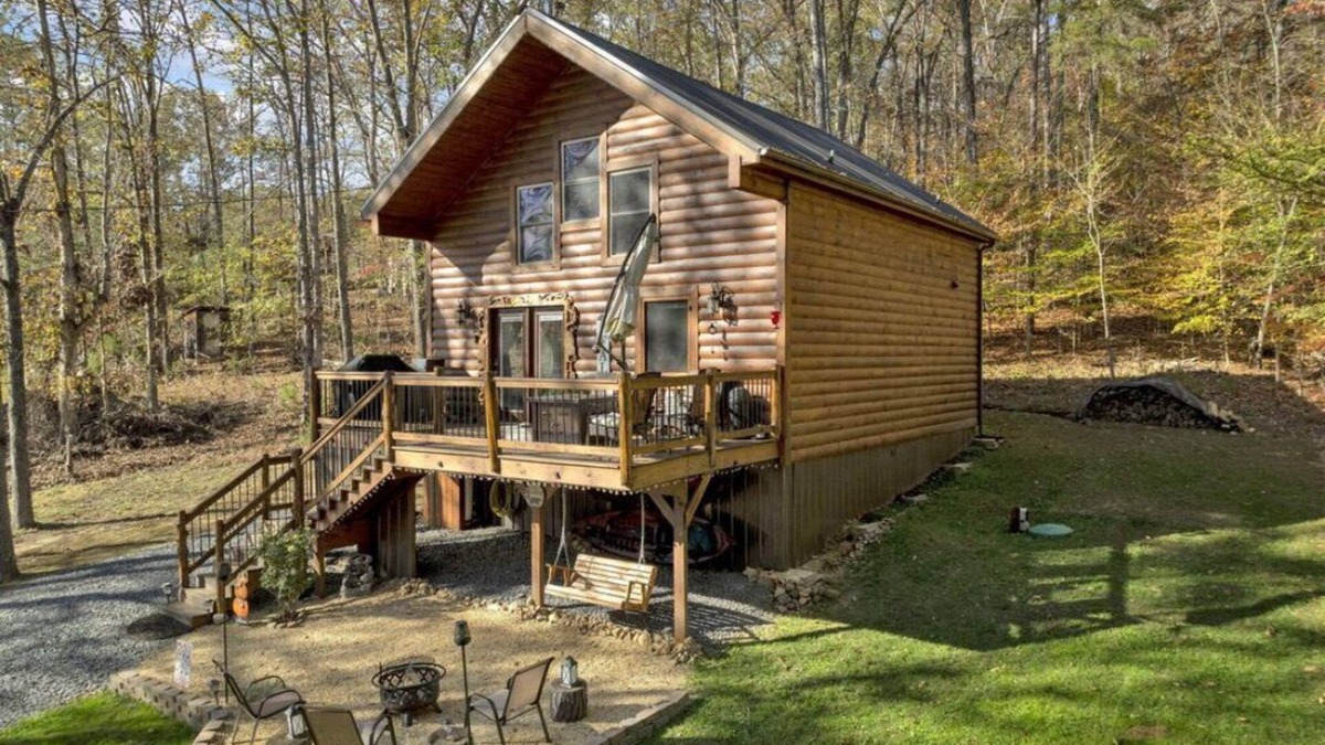 Dandridge Cabin | Cozy LAKE cabin with a view of Douglas Lake in East TN! Sleeps 5!