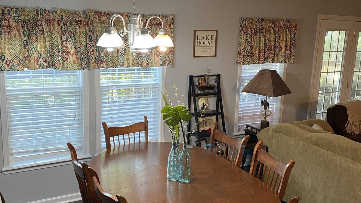 Morris House | Cozy Lake Eufaula House seconds from White Oak