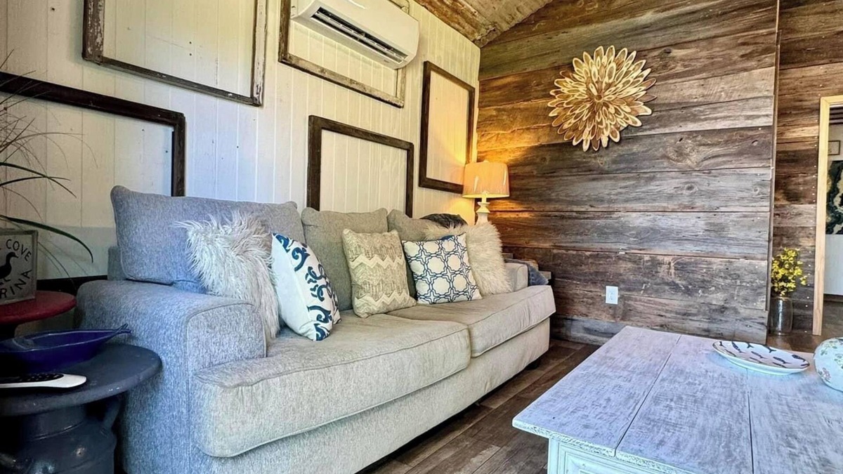 Quinlan Cabin | Cozy Lake Front Cabin w/Marina Access, Free Fishing, Wifi & Beautiful Views- #47