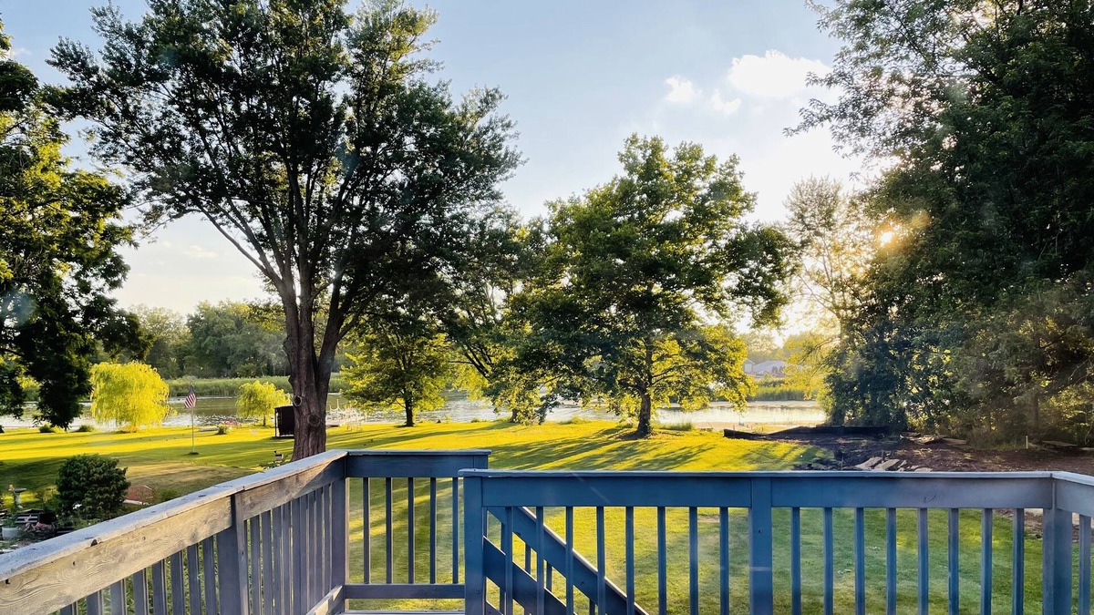 Channel Lake Cottage | Cozy Lake Front Getaway! Views/Fishing/Dogs Welcome/Skiing/Kayaks/Huge Yard!