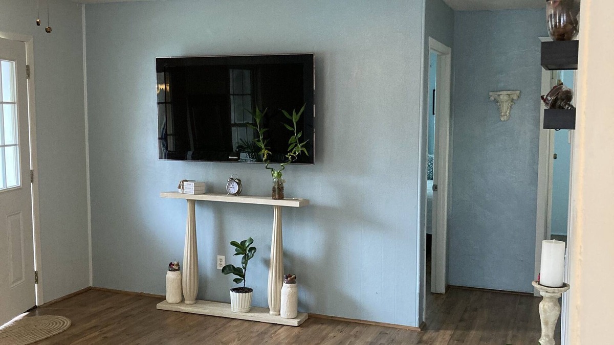 Votaw Cottage | Cozy Lake Front, Quiet, Relaxing, Beautiful View that feels like home