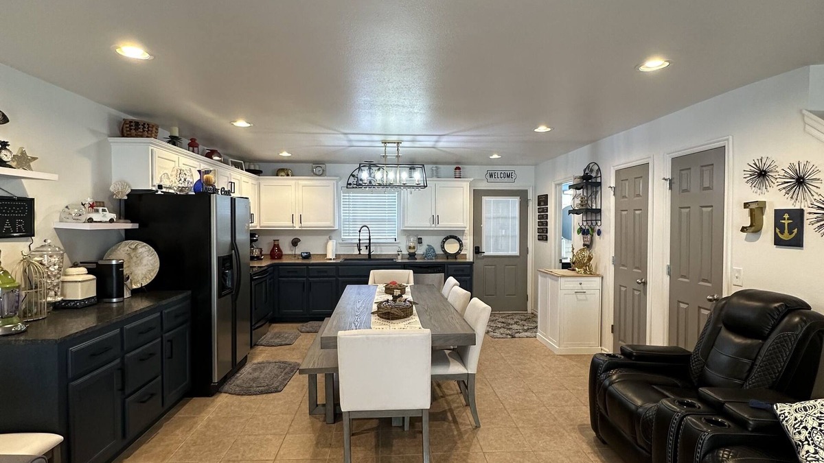 Eucha House | Cozy lake front townhouse on Grand Lake Pet Friendly