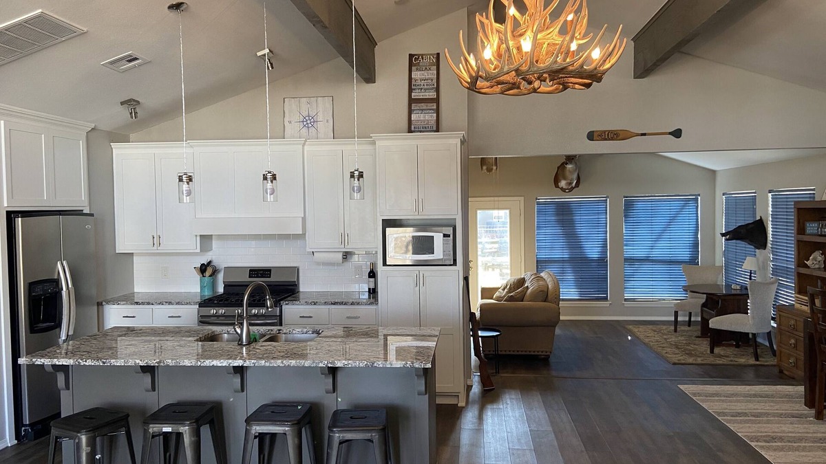 Wagoner House | Cozy lake home with fire pit at Fort Gibson Lake!