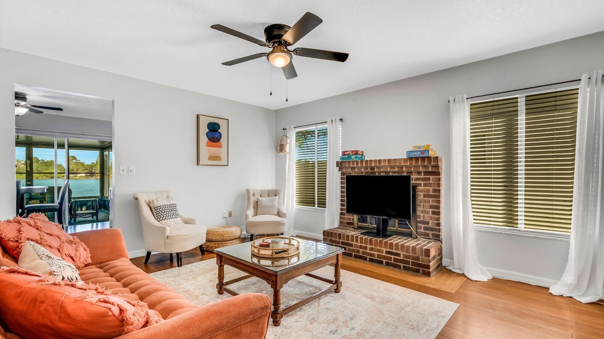Lakeland House | Cozy lake house retreat in the heart of Lakeland