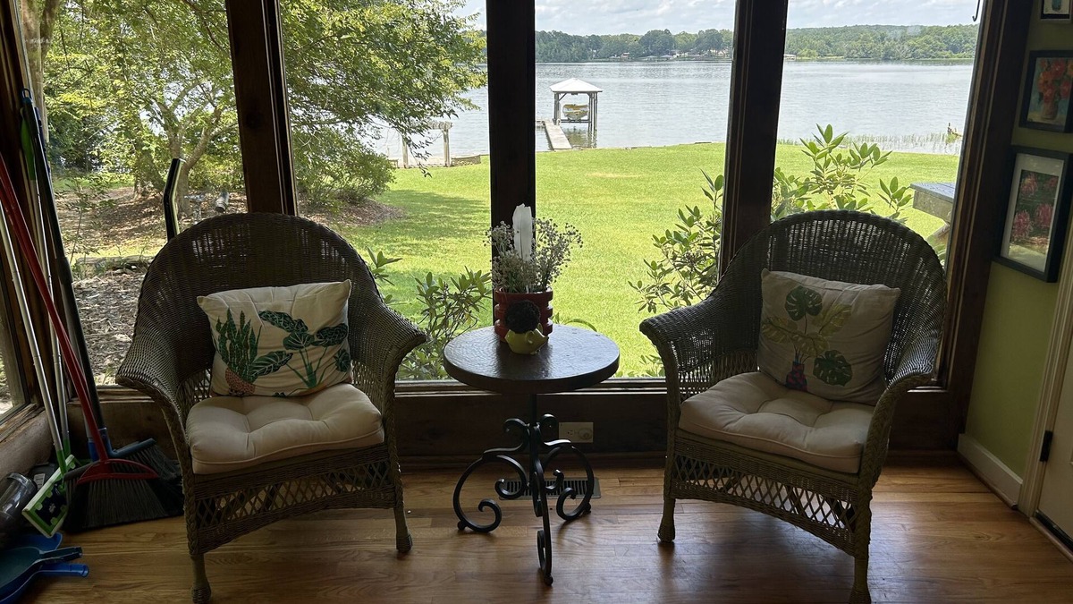 Talladega House | Cozy Lake Logan Martin getaway with large yard