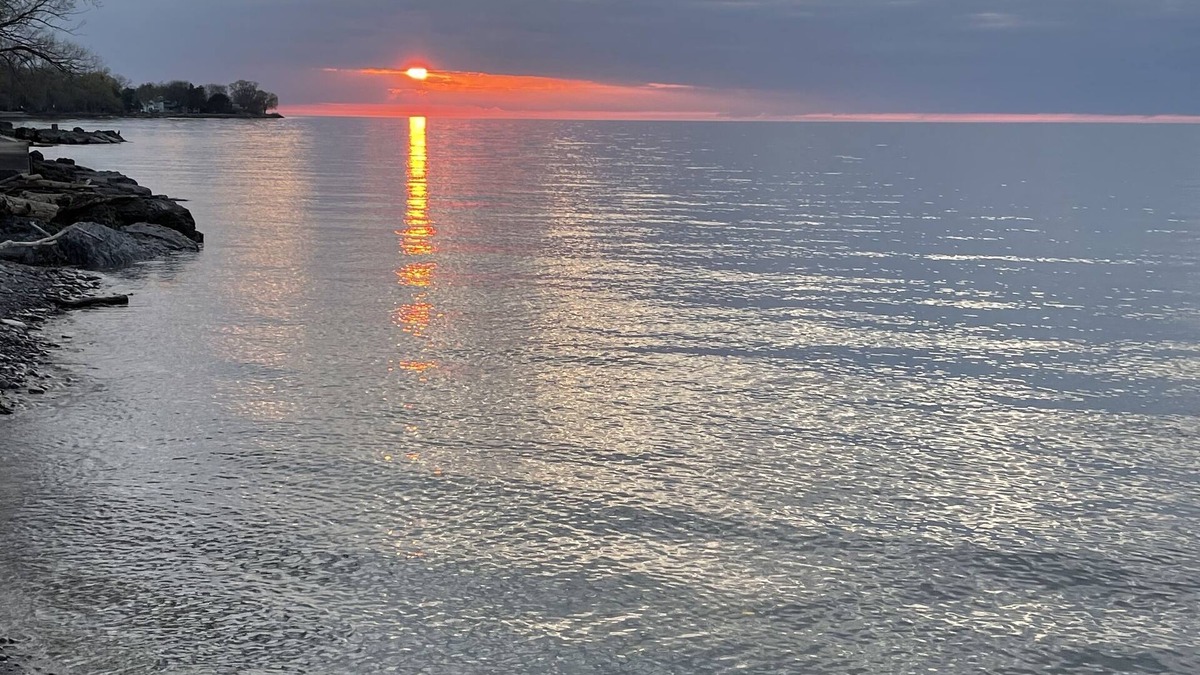 Waterport Cottage | Cozy Lake Ontario Lakefront Cottage - Welcome to the Gates Loch House